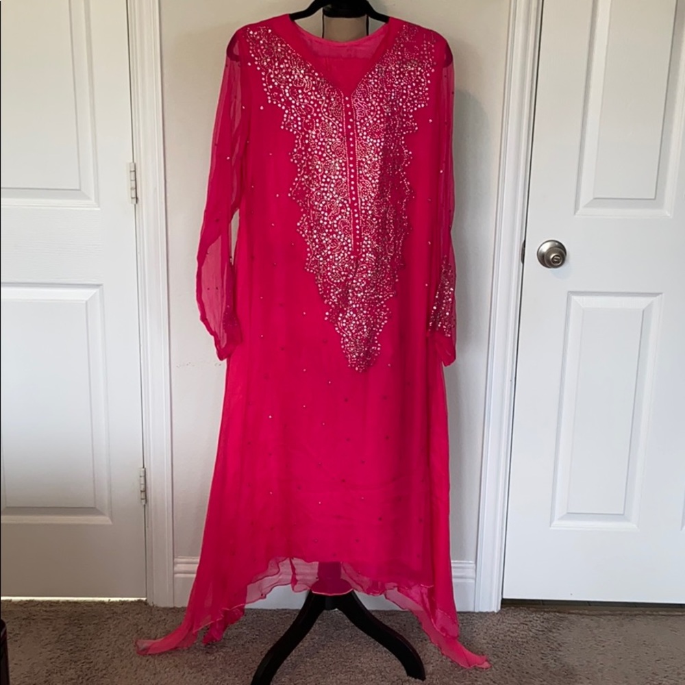 Women’s 3-Piece Large Suit/Shirt/Kameez
